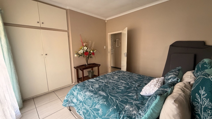 To Let 4 Bedroom Property for Rent in Die Bult North West